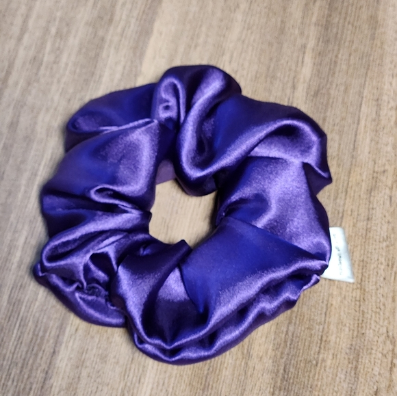 3 for 20** Deep purple silk  scrunchie - Picture 3 of 4